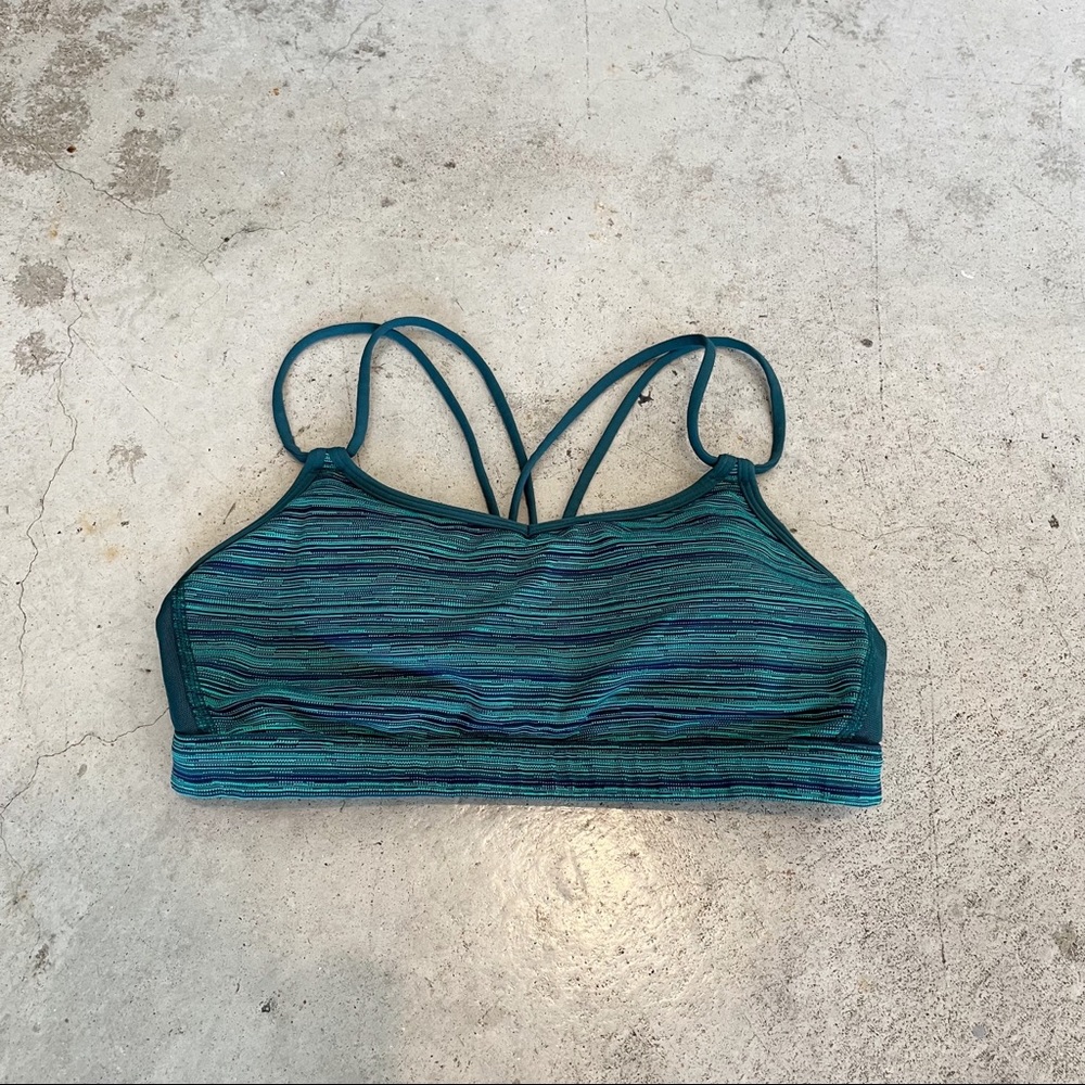 Lululemon Make A Move Bra in Cyber Jungle Hero Blue / Deep Green